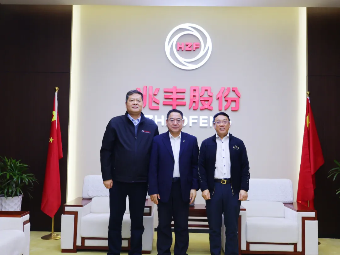 Dr. Zhang Yilin, Schaeffler Greater China vykdomasis direktorius, lankosi Zhaofeng Co., Ltd.