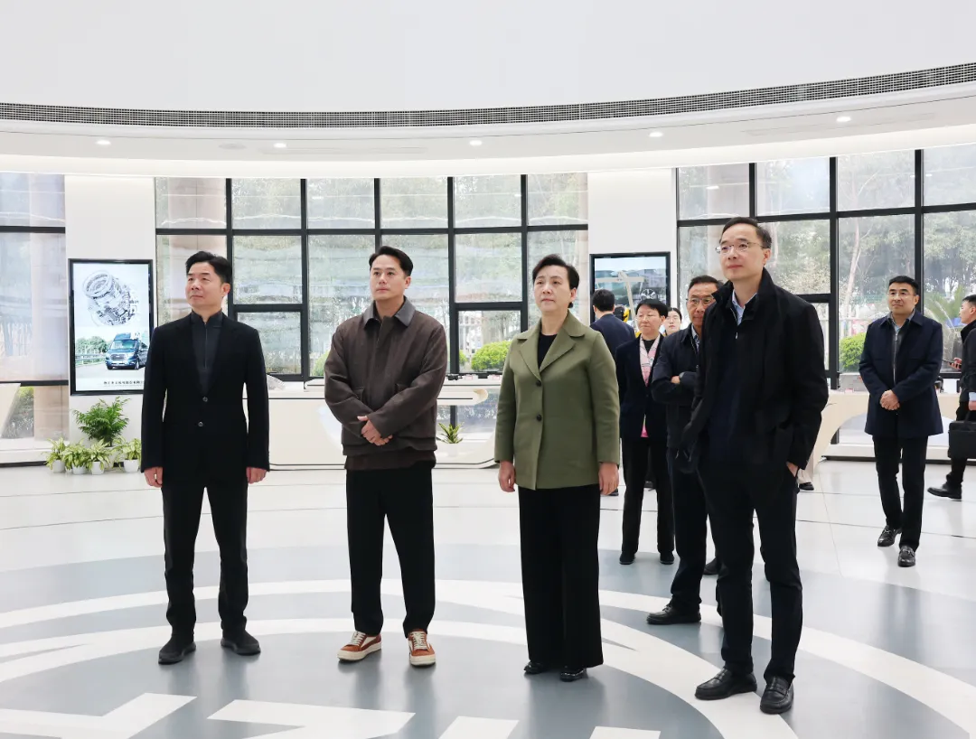 Wang Wenxu, Kinijos liaudies politinės konsultacinės konferencijos Hangdžou savivaldybės komiteto pirmininkas (CPPCC), tiria Zhaofeng Co., Ltd.
