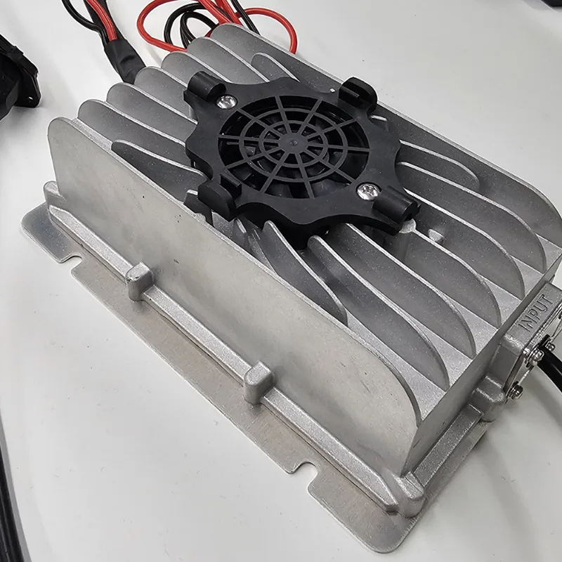 600 W didelio galingumo golfo vežimėlio išskirtinis greitas įkroviklis